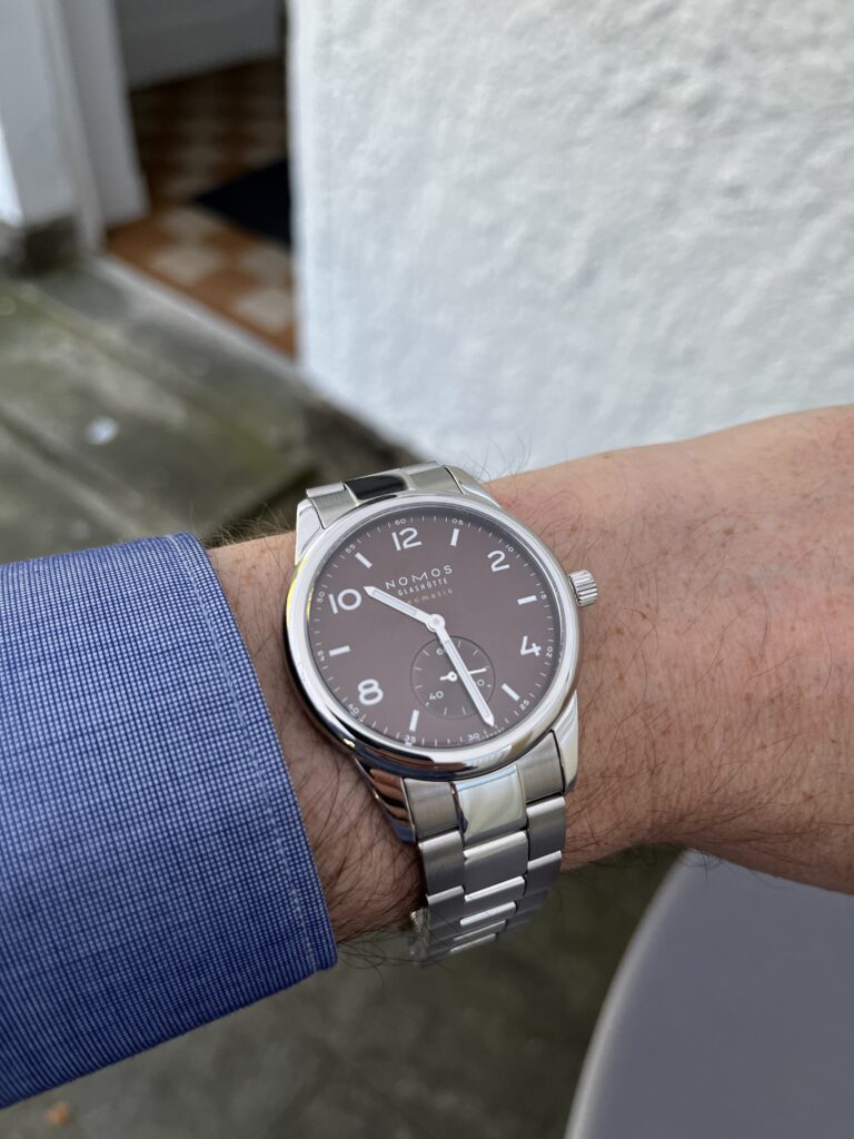 Club Sport neomatik 39 smoke — NOMOS Glashütte